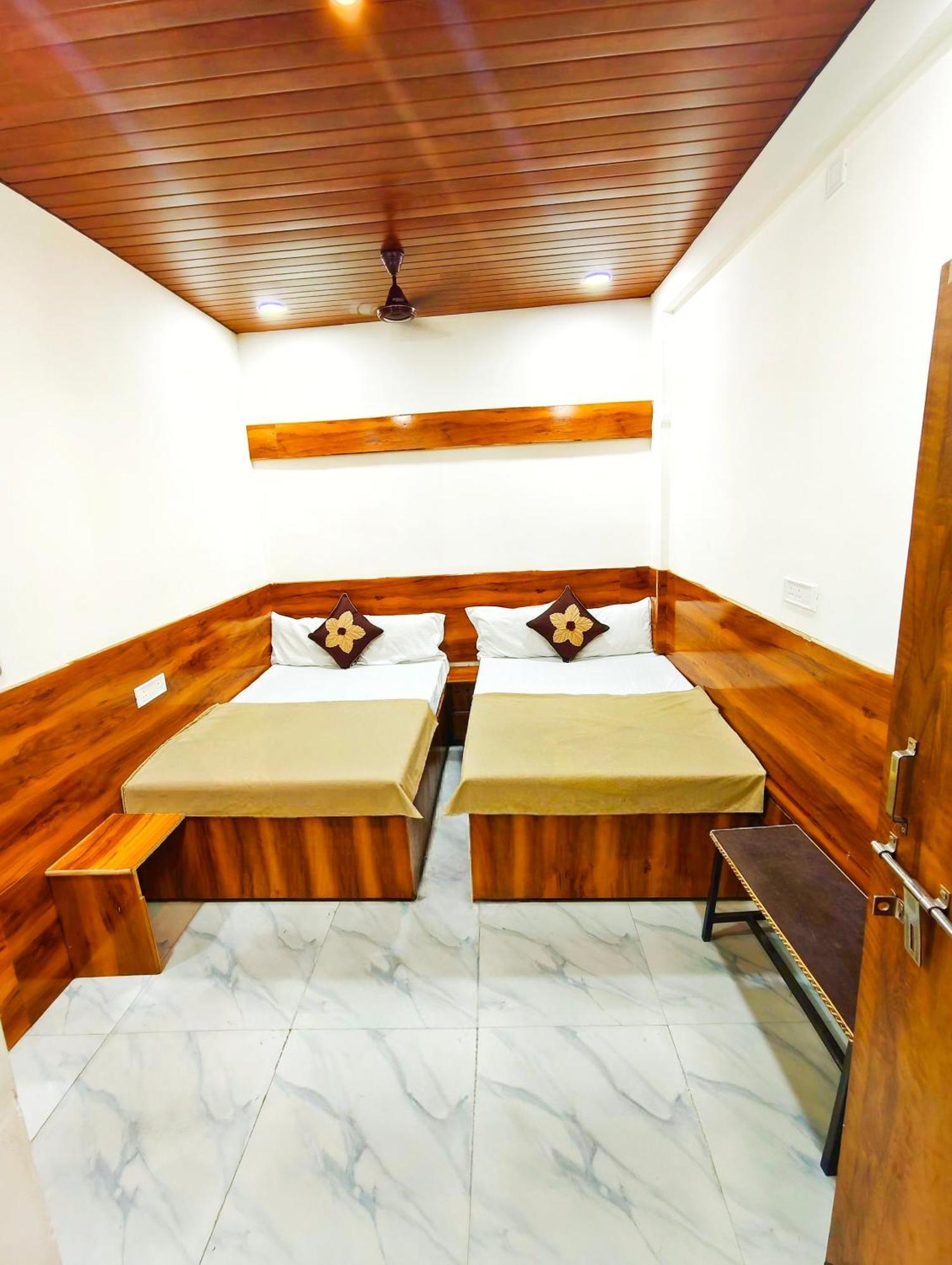 Hotel Om Palace Near Mahakal Mandir Ujjain Zewnętrze zdjęcie